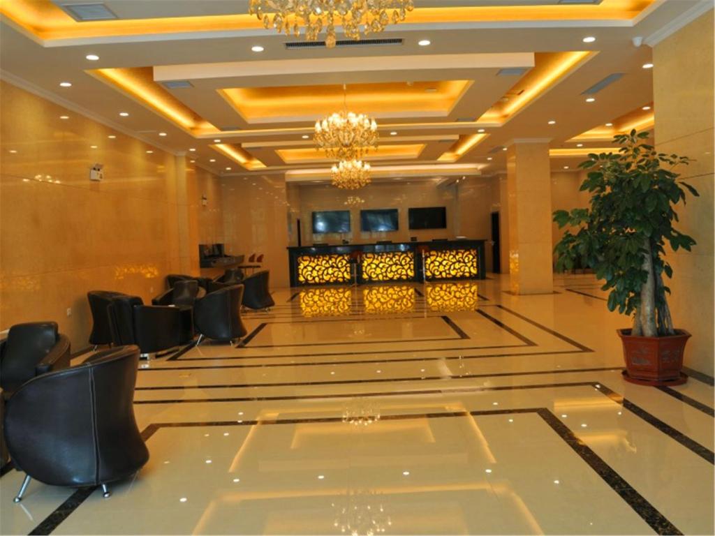 GreenTree Qinhuang Island Railway Station Business Hotel photo
