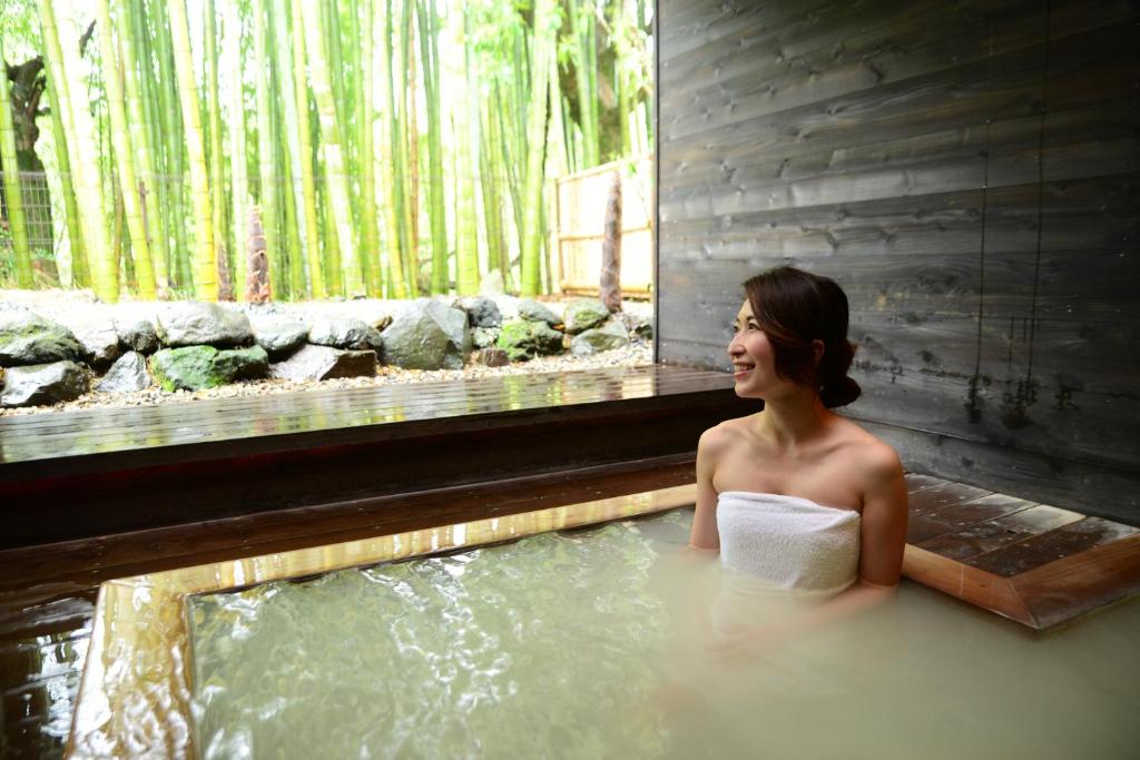 Hot spring bath