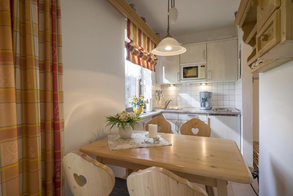 3 Sterne Komfortable Ferienwohnung mit einem Traum Blick zu den Bergen Sauna Spielzimmer Küche Garage 27 - 5