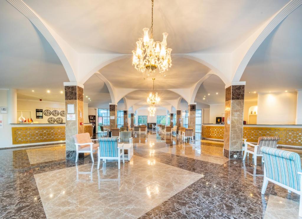 Sahra Su Holiday Village & SPA — Hotel building in Fethiye, Mugla