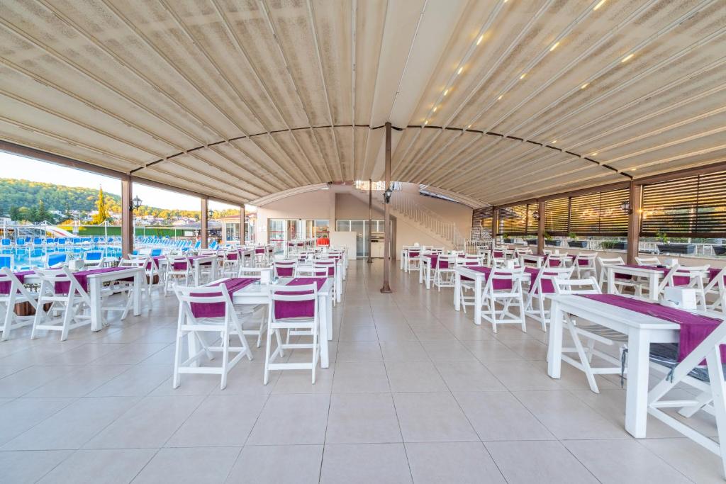 Sahra Su Holiday Village & SPA — Restaurant & bars in Fethiye, Mugla