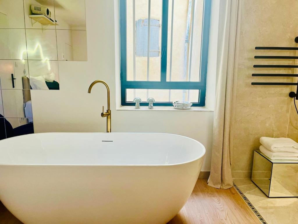 "Pandora" Suite romantique au coeur de Sète - 2