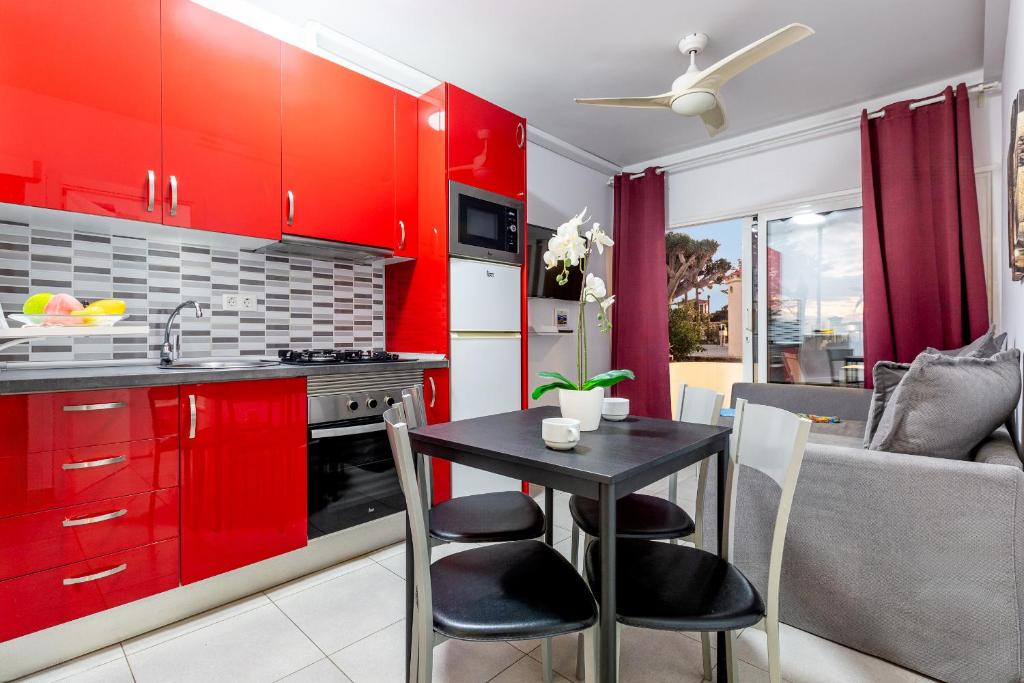 1012 Los Cristianos front row sea, pool free WiFi - 3