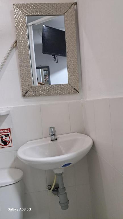 Arriendo comfortables habitaciones amobladas por meses y días - 4