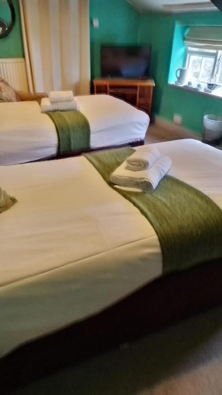 Kings Head Hotel, Kirkbymoorside - pet-friendly stay
