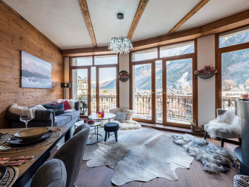 Diamond - Hyper Central 2 Bedrooms - Magnificent Views - 2