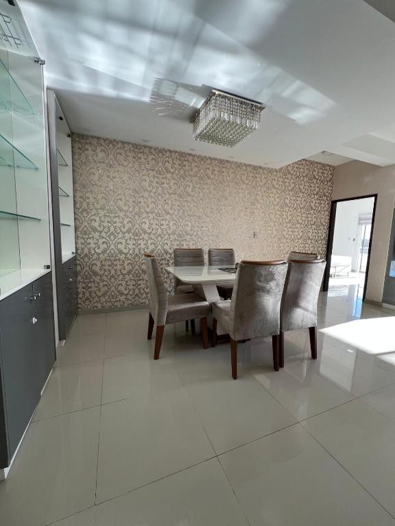 Luxury and comfort in the heart of Urbarí, Santa Cruz - 3