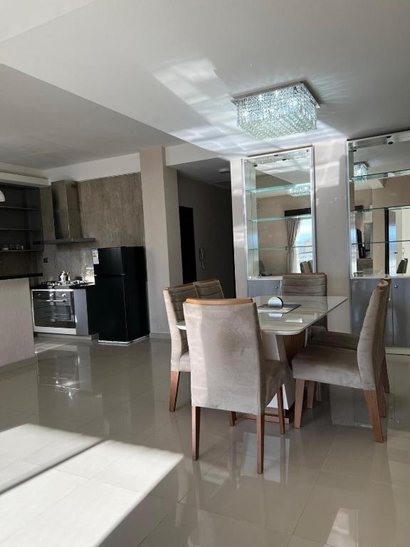 Luxury and comfort in the heart of Urbarí, Santa Cruz - 5