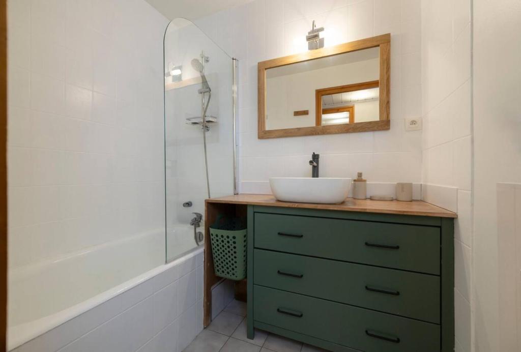 Cozy Sleeps 4 Mountain view 300m lift - 4