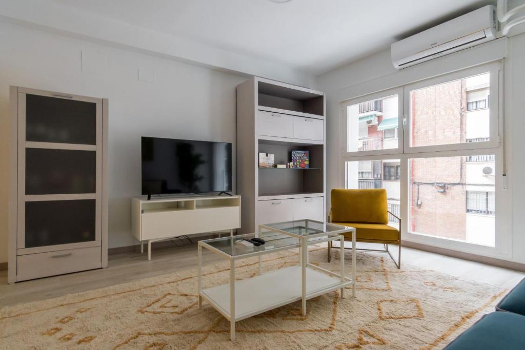 Bright new and wide- 1Bd 1Bth- Delicias - 3