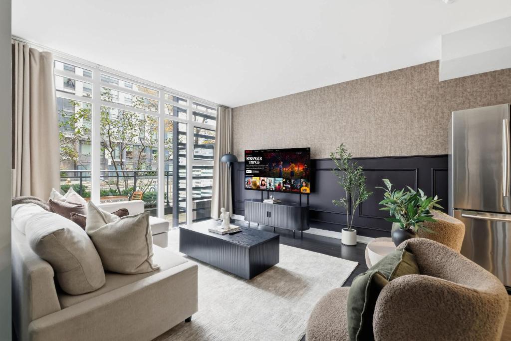 Photo inspiration: From 49Pp Luxury Dt Townhome Steps To Top Attractions Toronto Photo Inspiration