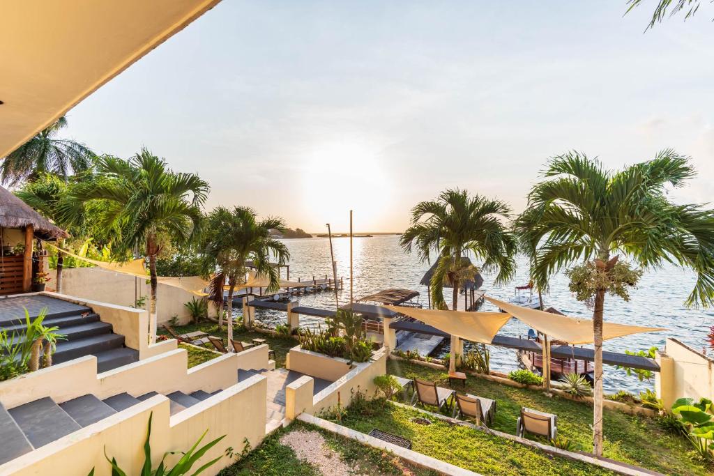 Casa Sirena - A orilla de la laguna y Cenote Esmeralda - 1