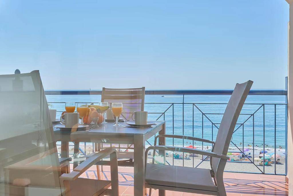 Jardines Beach Front - 2