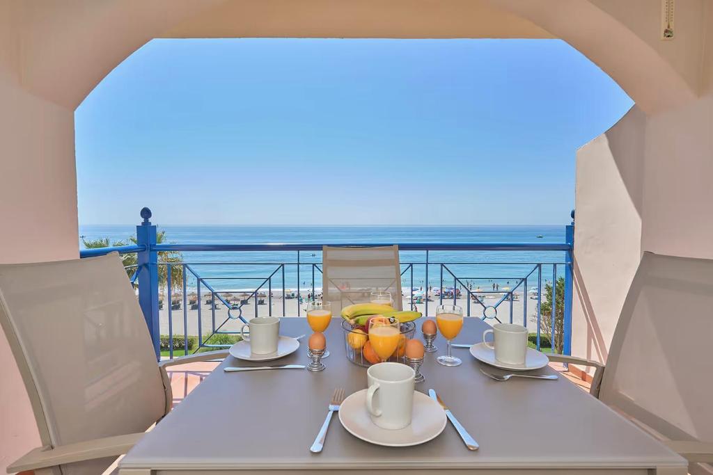 Jardines Beach Front - 1