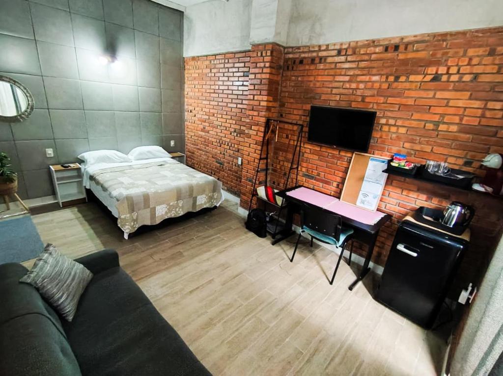 Habitación con patio pequeño a 5 min del Aeropuerto - 2