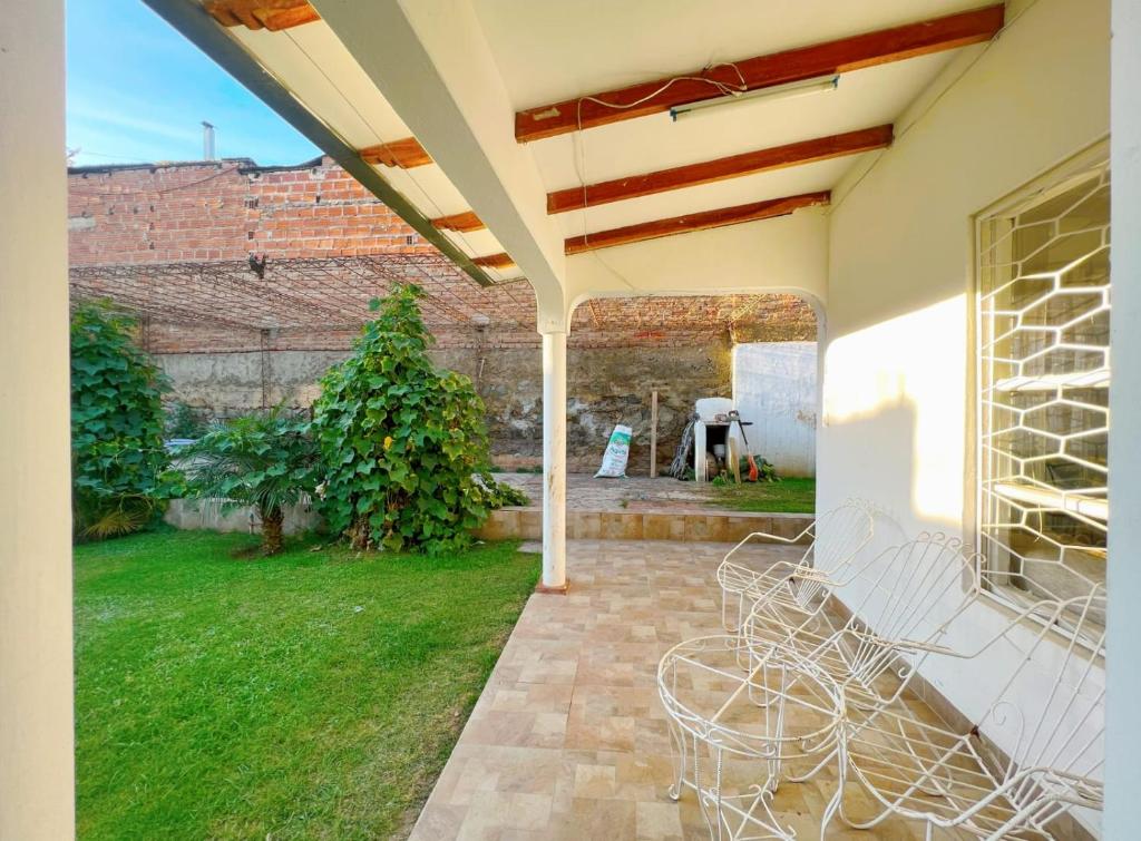 Casa con Jardín - 2