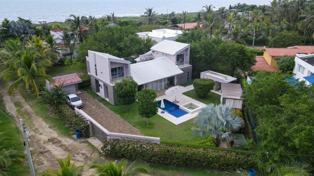 Cabaña privada con piscina y jacuzzi junto al mar - 1