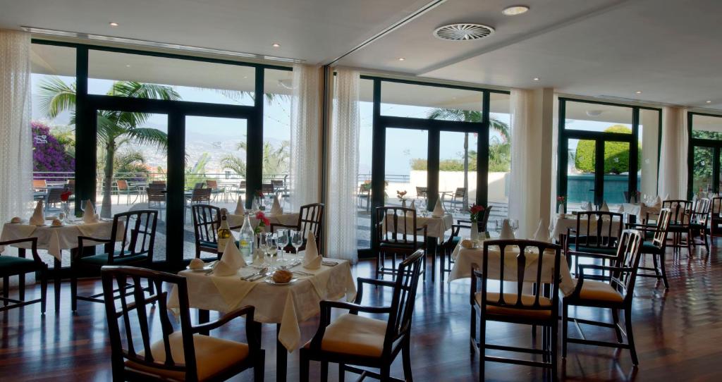 Madeira Panorâmico Hotel — Restaurant & bars in Funchal, Madeira