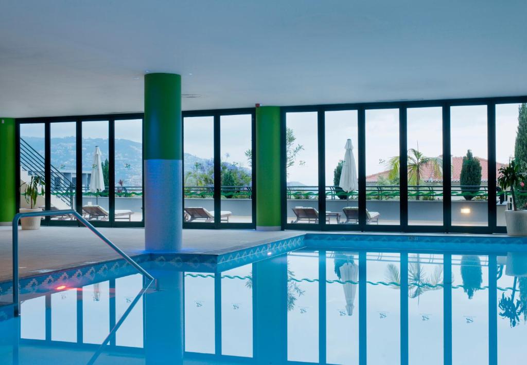 Madeira Panorâmico Hotel — Swimming pool in Funchal, Madeira