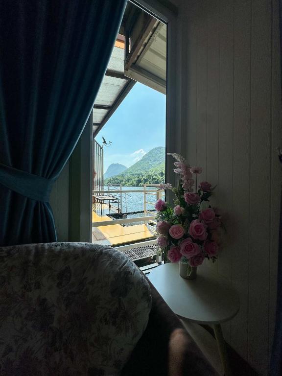 ชอว์ งาทอง รีสอร์ต Chor Ngar Thong Erawan Kanchanaburi