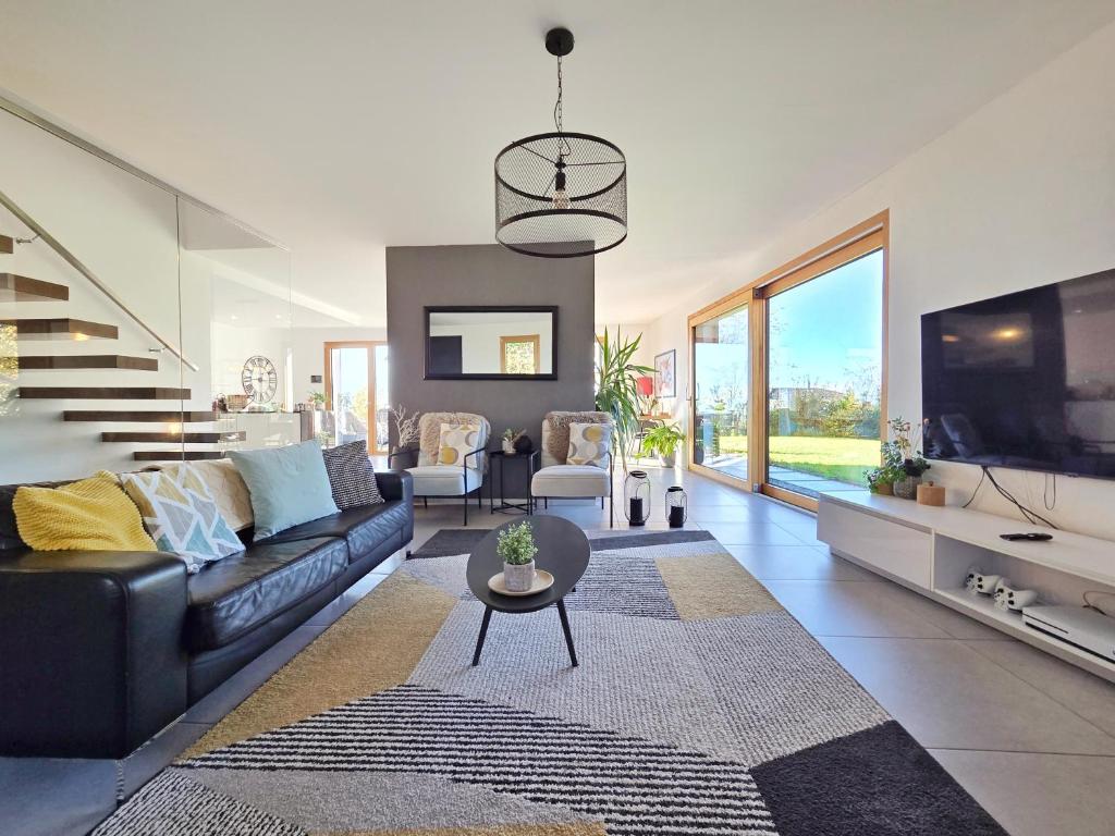 Montreux Holiday Home - 3