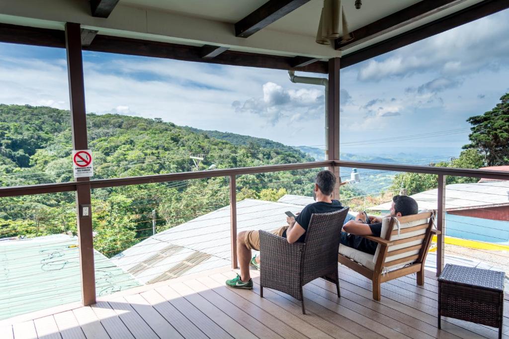 Camino Verde Bed & Breakfast in monteverde terrace view