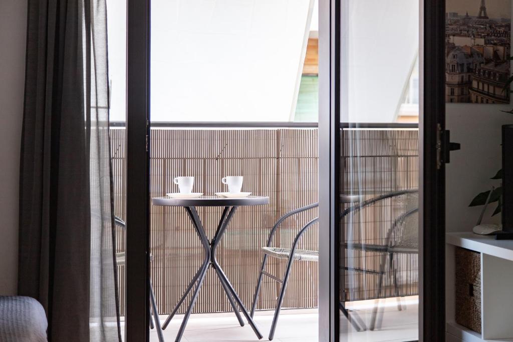 StayCampNou 3BR With Balcony - 5