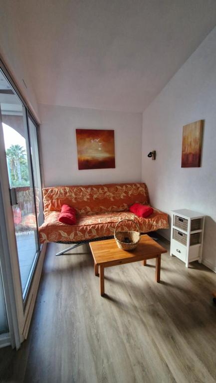 Appartement dans la verdure près des plages - Duplex au 2eme étage - Parking - Loggia - 4