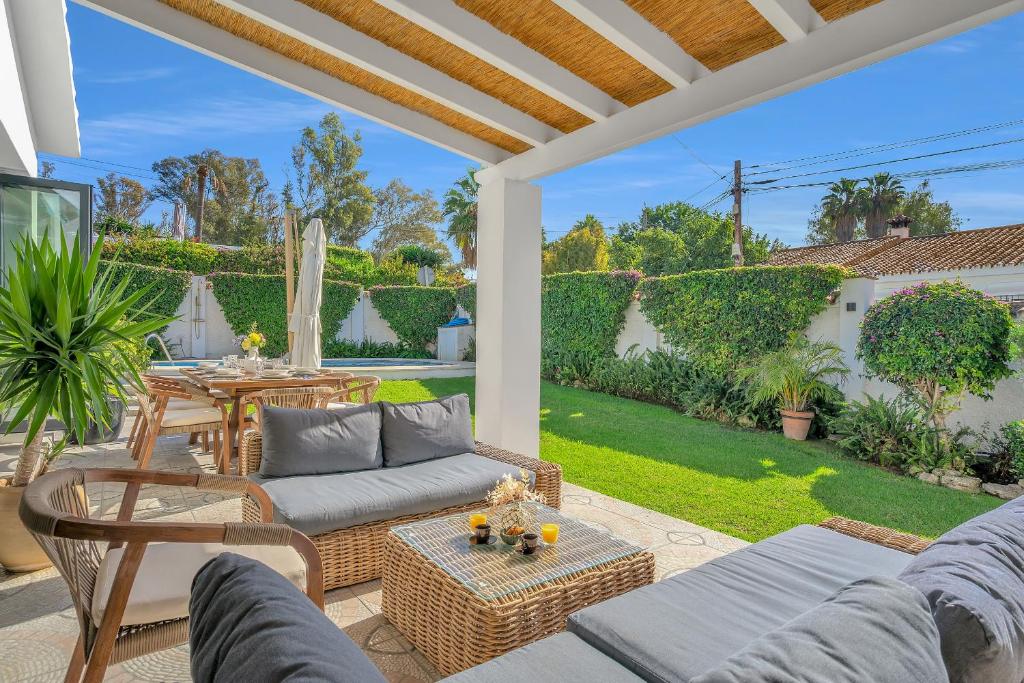 The Secret Garden Villa by Finest Rentals - 5