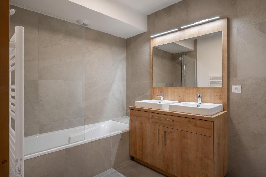 Apartment Camaga, Alpe d'Huez - by EMERALD STAY - 3