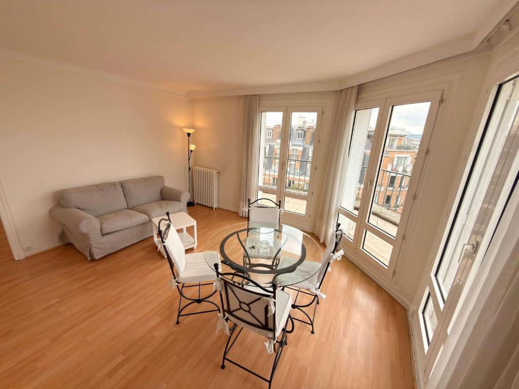 Amiral View - Great 1 Bedroom Apartment in Paris - 3
