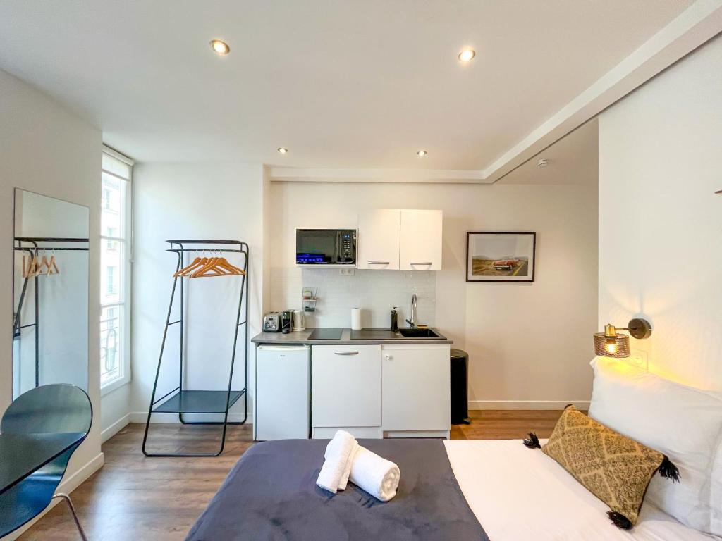 UrbanFlat 205 - Beautiful Studio in the center of Paris - 2