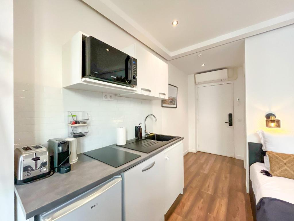 UrbanFlat 205 - Beautiful Studio in the center of Paris - 4