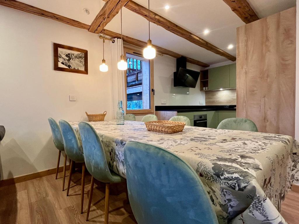CHALET - DUPLEX neuf 8 pax - pied des pistes - parking privé - cheminée - Skiroom - 3 rooms & mezzanine - 4