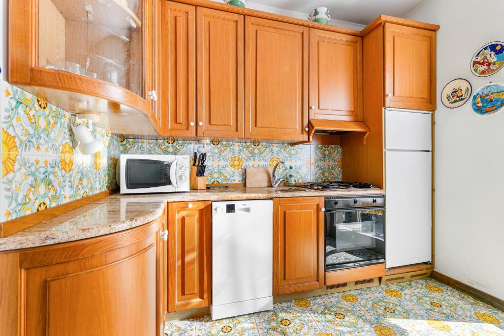 Hostdomus - Villa Viola Terrace Suite free parking - 3
