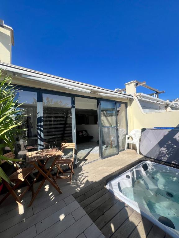 Villa 24, Port Nature, Village Naturiste Cap d'Agde - 1