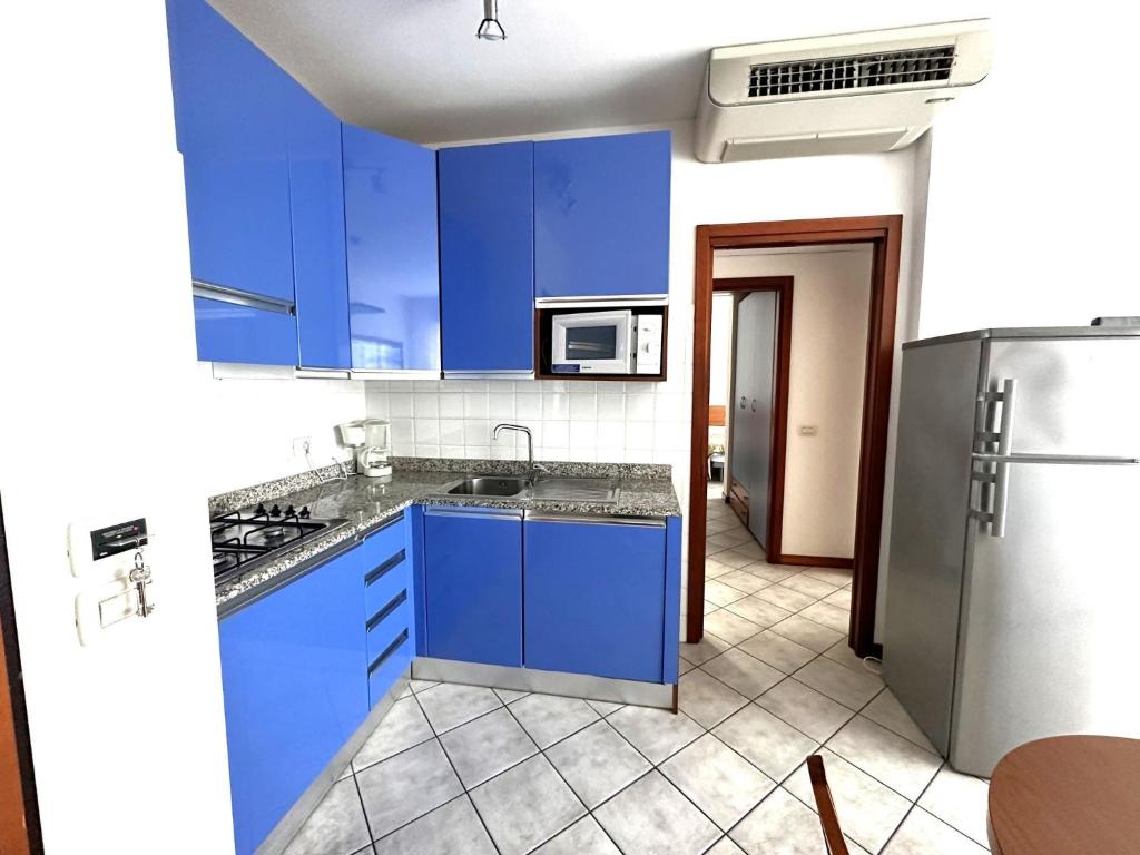 Flat with terrace in residence 50m from the sea - 3