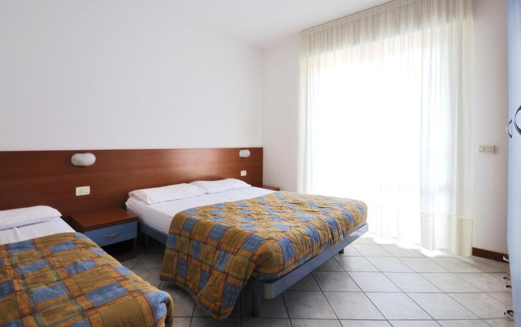 Relax in comfort with pool and sea nearby - 5