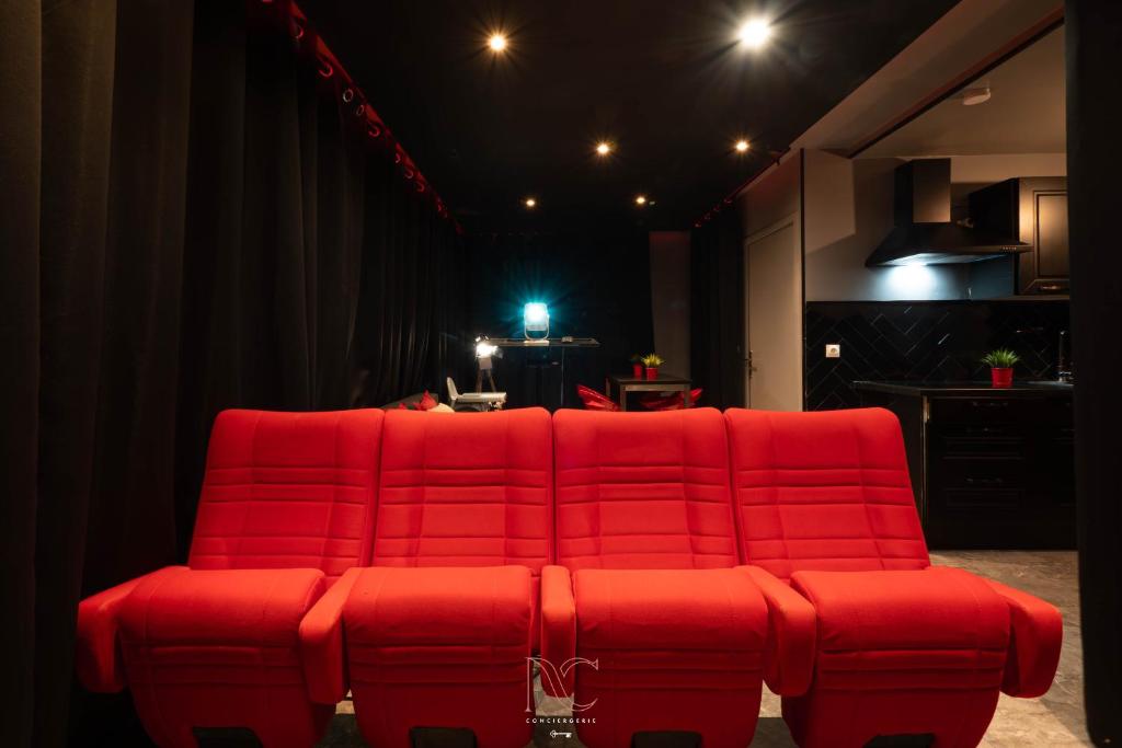 Cinema Room - Netflix - Disneyland Paris - 5