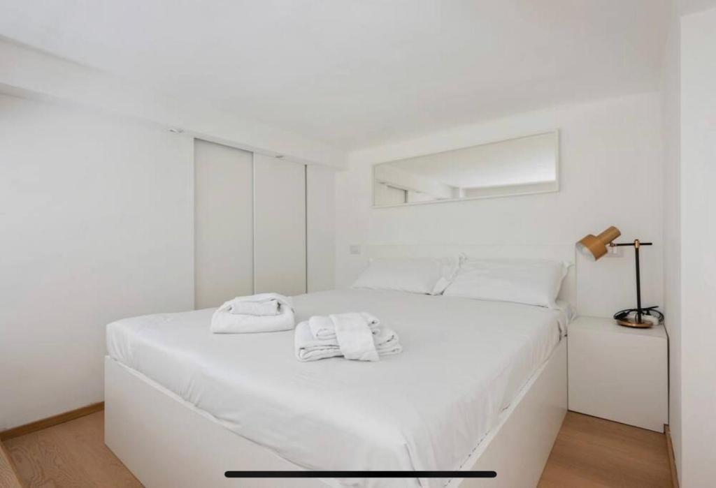 Giusti Two-Bedroom Duplex - Arco della Pace & Sempione Park - Sleeps 5 - 3