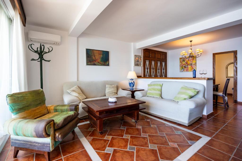 Bahia Beachfront Apartment - 4