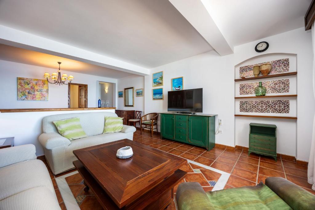 Bahia Beachfront Apartment - 3