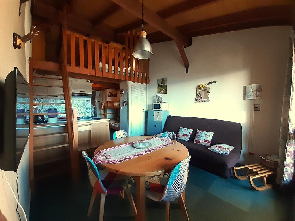 Studio mezzanine vue montagne - 1