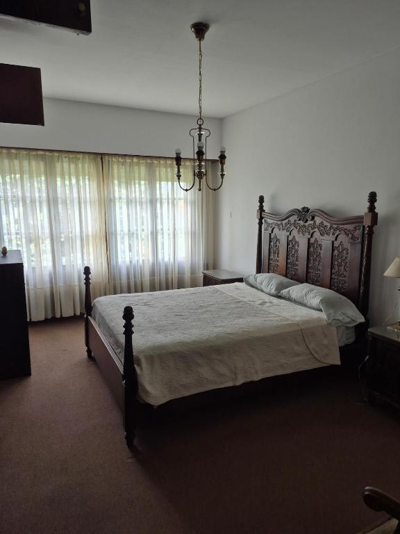 Casa con parque, 4 habitaciones, zona Villa Victoria Ocampo - 5