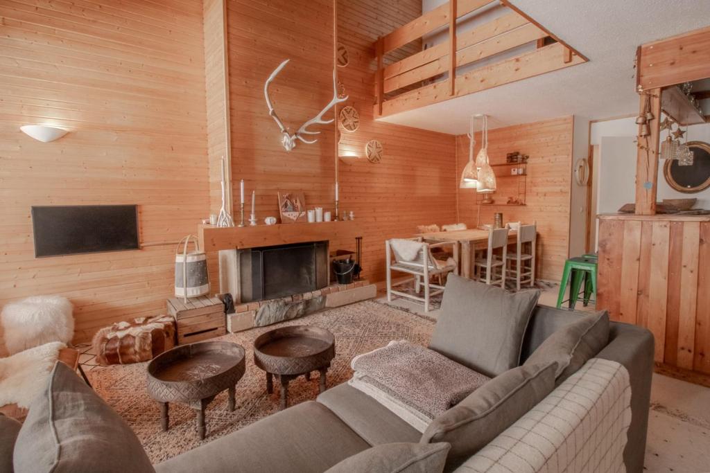Hameau de Val 1389 Spacious cosy duplex in the heart of Val d’Isère - 2