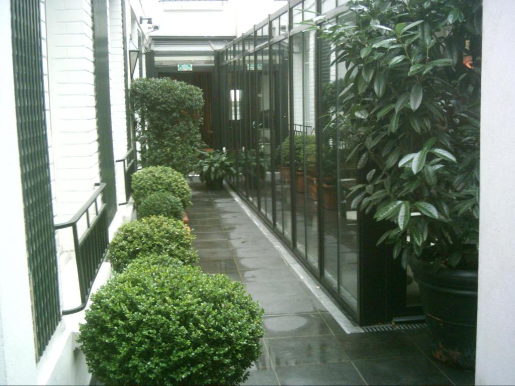 Hotel de la Jatte photo