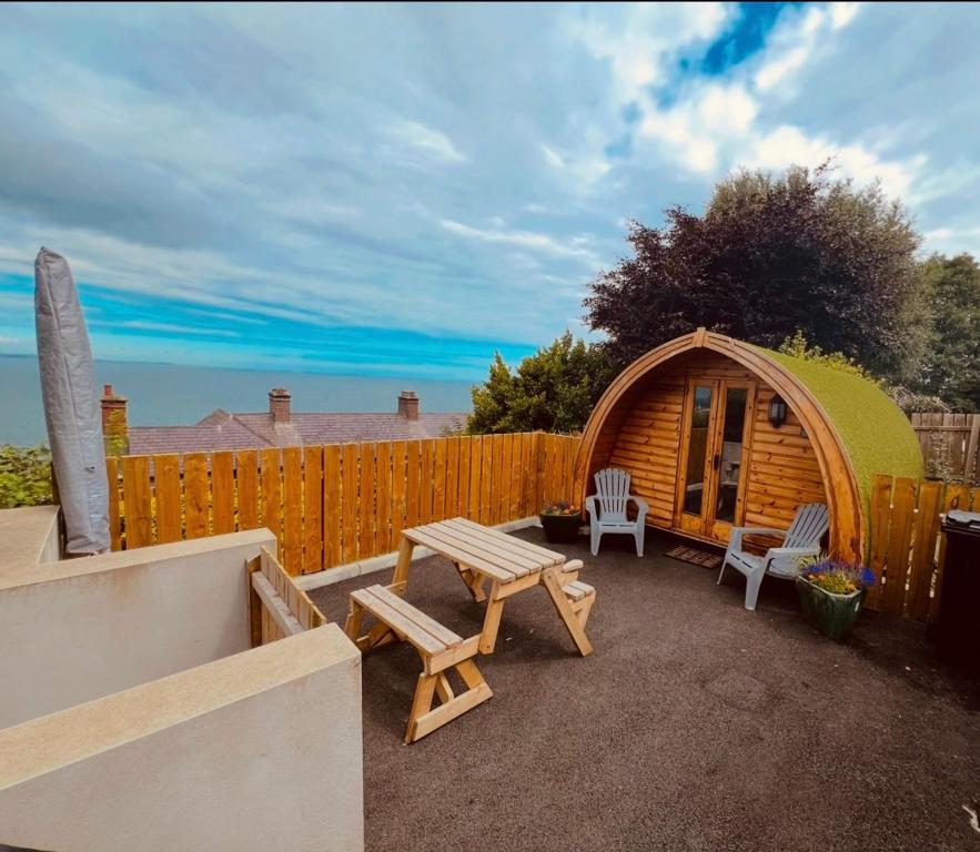 Smugglers Cove, Newcastle County Down - pet-friendly stay