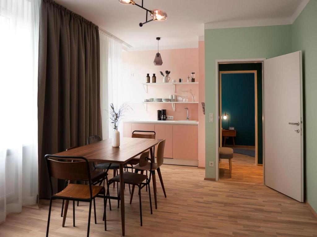 Apartment in Linz by the Danube Promenade - 3