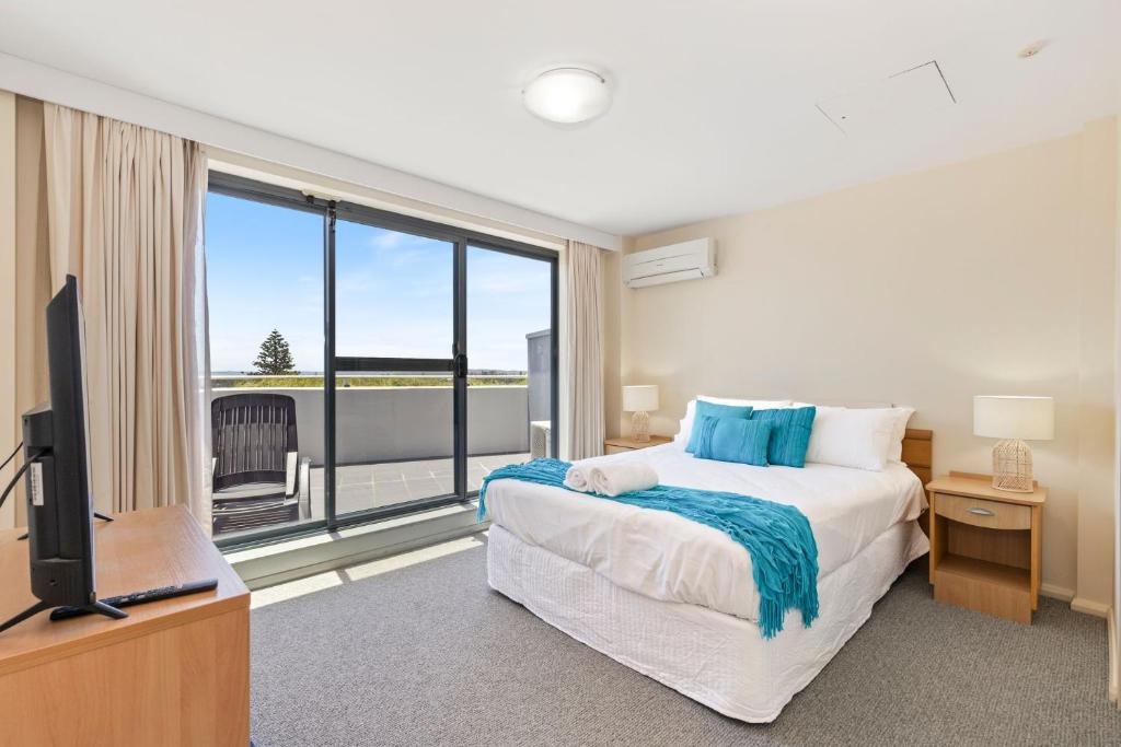 Oaks The Entrance Waterfront Suites