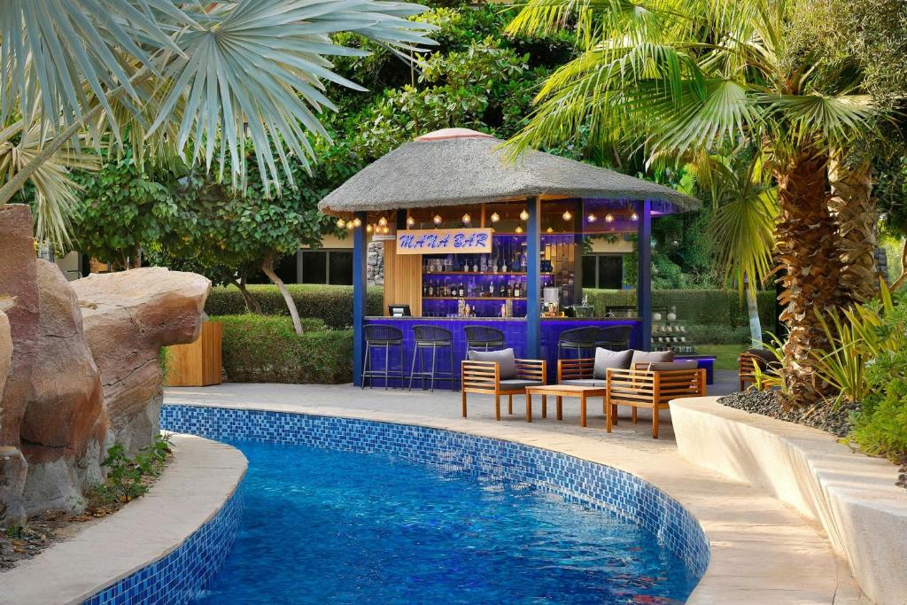 スイミングプール